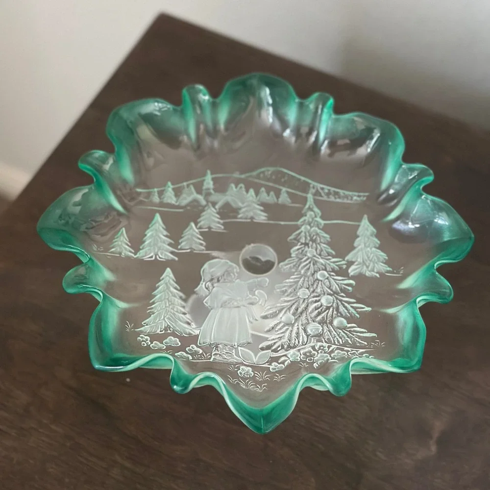 MIKASA PEDESTAL‎ CHRISTMAS WINTER CANDY DISH RUFFLED FLUTED EDGES FROSTED GREEN